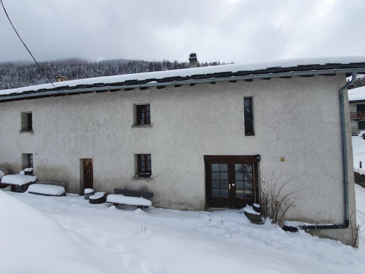 Bourg-Saint-Pierre : Le Cachet D'Antan Daire Dış mekan fotoğraf